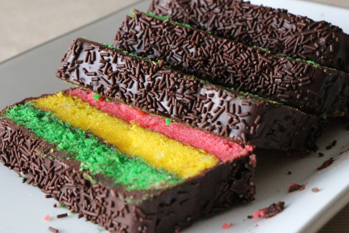 Rainbow Cookie Cake The Gourmand Mom
